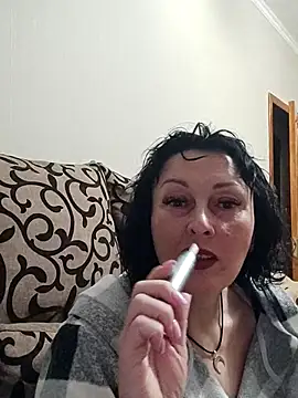 HelgaDennis online show from April 14, 2026, 6:24 pm