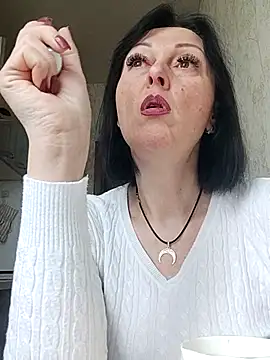 HelgaDennis online show from March 30, 2026, 7:21 am