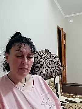 HelgaDennis online show from May 20, 2026, 6:49 pm