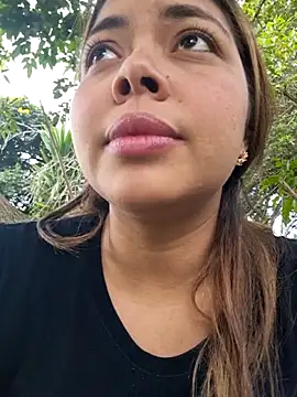 Snapshot of Yelii_ chatting on May 24, 2026, 7:03 pm Yelii online show from May 24, 2026, 7:03 pm