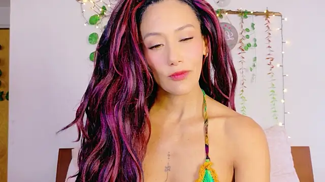 Ajua  Uva online show from April 16, 2026, 10:23 pm