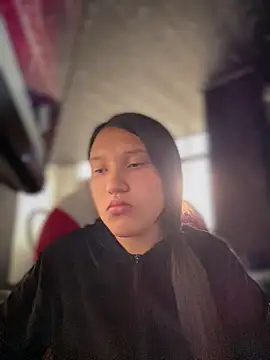 Melody LS online show from April 16, 2026, 7:14 pm