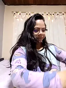 ROUSSE SINCLAIR online show from April 16, 2026, 9:50 pm