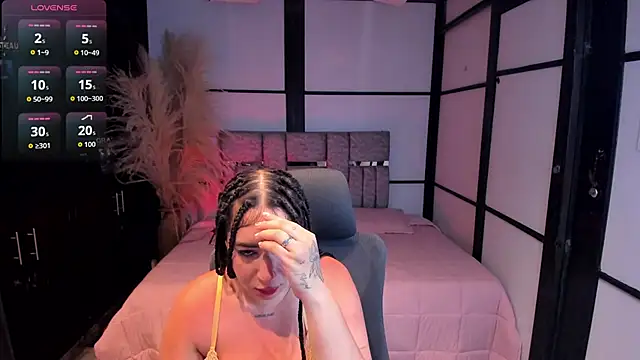 lalabunny  online show from April 15, 2026, 5:02 am