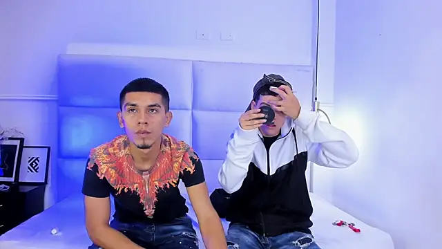 your d0ll1 online show from April 11, 2026, 1:04 pm