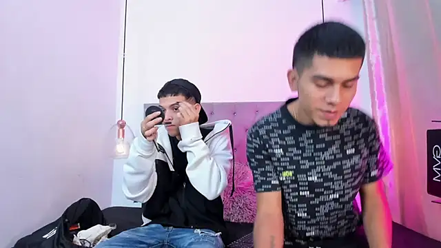 your d0ll1 online show from April 10, 2026, 12:23 pm