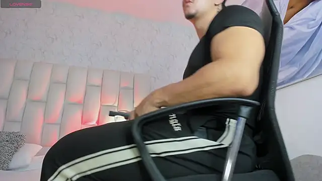 Zane cruz online show from April 15, 2026, 12:21 pm