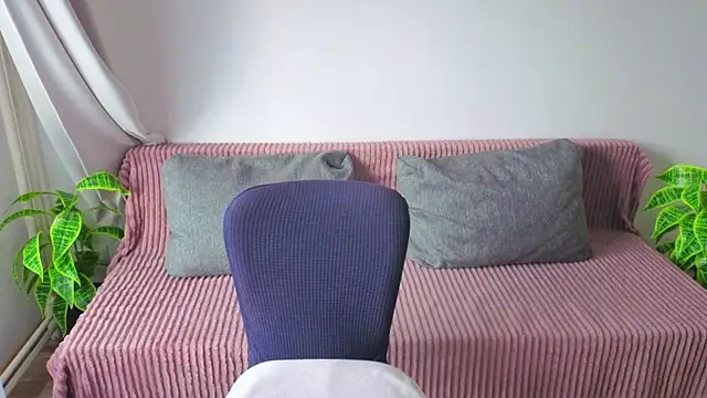 MonikFoxi online show from March 30, 2026, 4:14 am