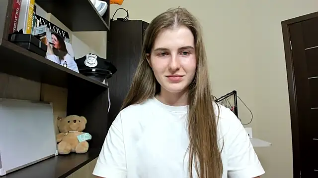 Snapshot of OhMyAlice chatting on May 28, 2026, 7:53 pm OhMyAlice online show from May 28, 2026, 7:53 pm