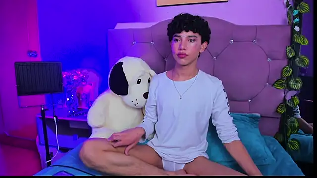 artemis jones online show from March 31, 2026, 6:32 pm