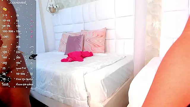 mia rouxx1 online show from March 22, 2026, 3:54 am