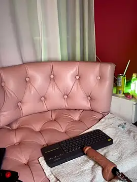 LeylaKnox online show from April 11, 2026, 7:17 pm