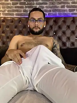 KyleJoss30 online show from April 15, 2026, 7:58 pm