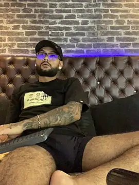 KyleJoss30 online show from April 16, 2026, 9:39 pm