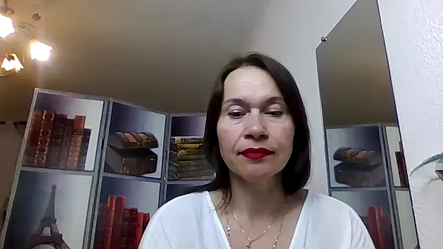 Snapshot of Selena_Moo chatting on May 15, 2026, 8:34 am Selena Moo online show from May 15, 2026, 8:34 am