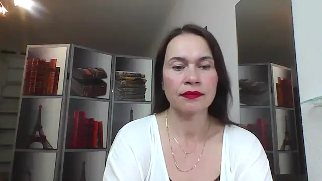 Snapshot of Selena_Moo chatting on June 2, 2026, 11:43 am Selena Moo online show from June 2, 2026, 11:43 am