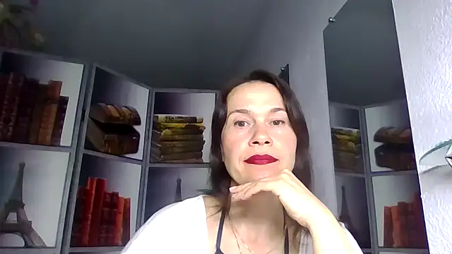 Selena Moo online show from March 26, 2026, 7:45 pm