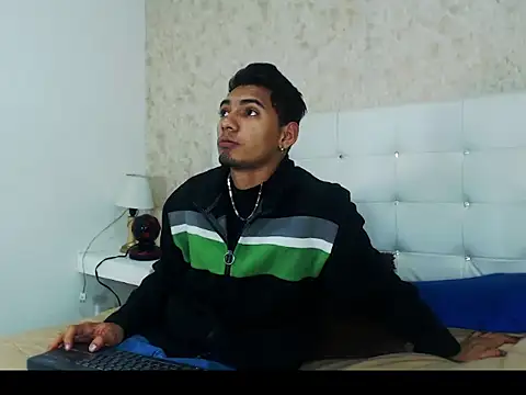 Dominic Blaze online show from April 15, 2026, 5:39 pm