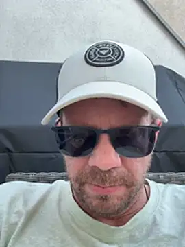 Snapshot of stefhart chatting on April 5, 2026, 4:57 pm stefhart online show from April 5, 2026, 4:57 pm