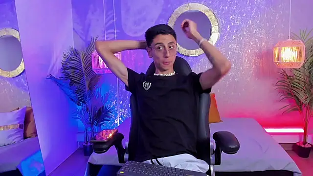 Gio carangi online show from April 16, 2026, 2:56 am