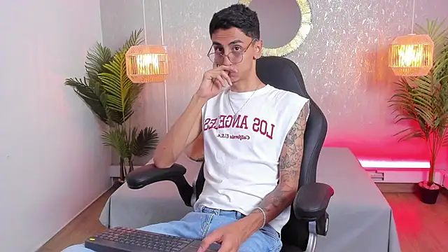 Gio carangi online show from April 11, 2026, 4:31 am