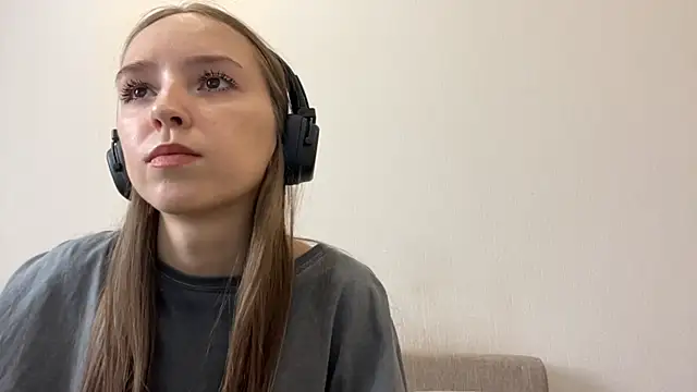 TanjaBrounson online show from March 22, 2026, 3:21 am