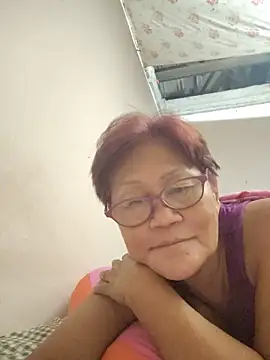 Snapshot of Sunflower1956 chatting on May 20, 2026, 7:22 pm Sunflower1956 online show from May 20, 2026, 7:22 pm