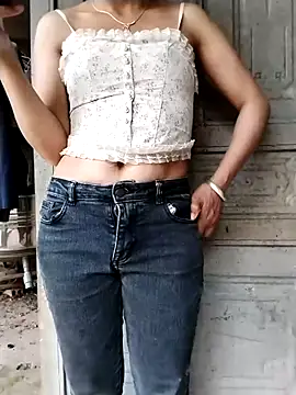 Personality-girl- online show from April 9, 2026, 10:21 am