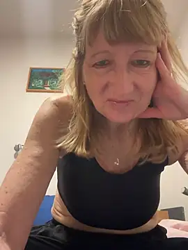 MatureKim online show from April 5, 2026, 6:25 pm