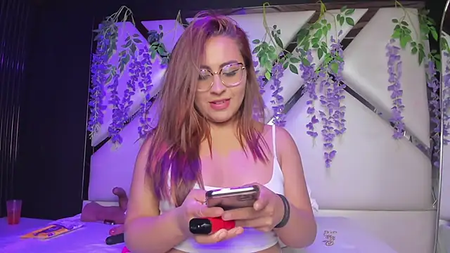 Snapshot of Freyaa_Millerr chatting on July 18, 2026, 3:59 am Freyaa Millerr online show from July 18, 2026, 3:59 am