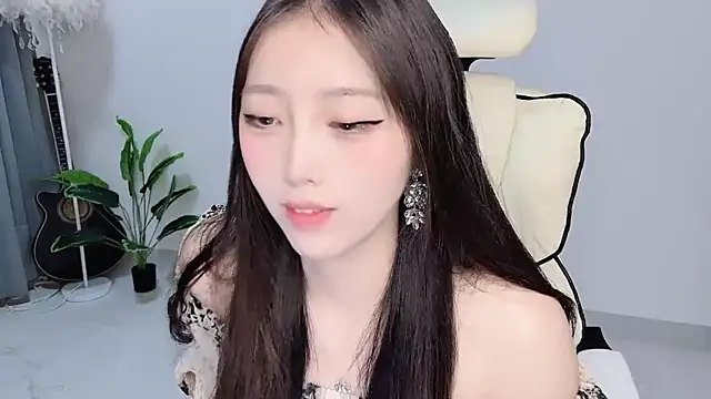 Yukiy8877 online show from April 10, 2026, 10:55 am