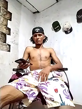 spittermasterpig1 online show from April 17, 2026, 3:20 am