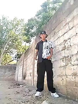 spittermasterpig1 online show from March 27, 2026, 2:07 pm