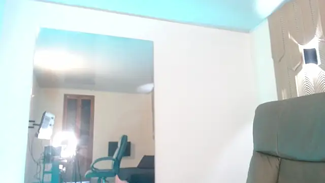 mia coral1 online show from April 9, 2026, 10:49 pm