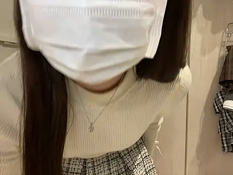 y-u-r-a-33 online show from April 6, 2026, 8:26 am