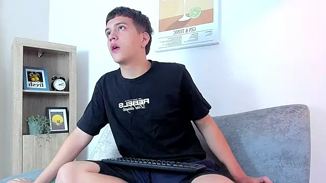 dennis hills online show from March 27, 2026, 1:12 pm