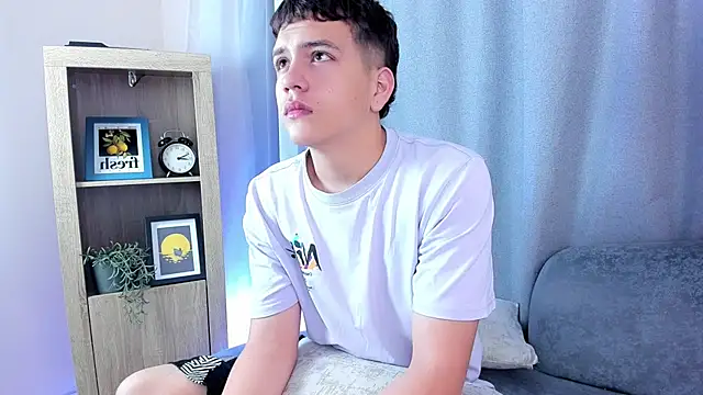 dennis hills online show from April 4, 2026, 12:12 pm