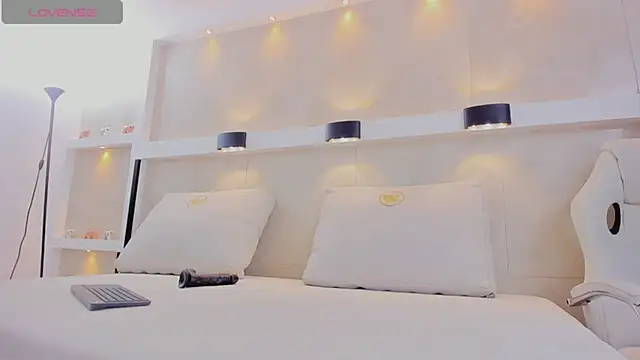 dalhia juicy online show from April 8, 2026, 2:46 am