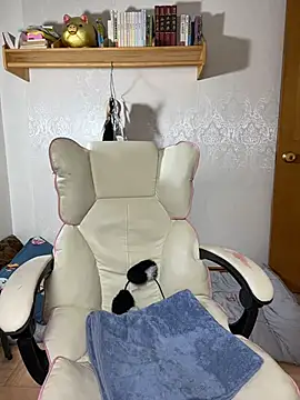 lilysister66 online show from July 8, 2026, 11:44 am