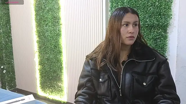 sara blue13 online show from April 9, 2026, 1:06 pm