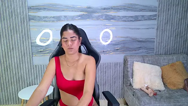 Ayshel rose online show from April 15, 2026, 2:10 pm