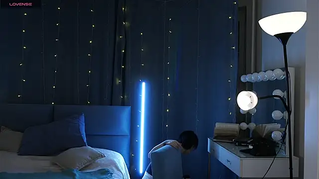 RubieNibbs online show from April 5, 2026, 8:26 pm