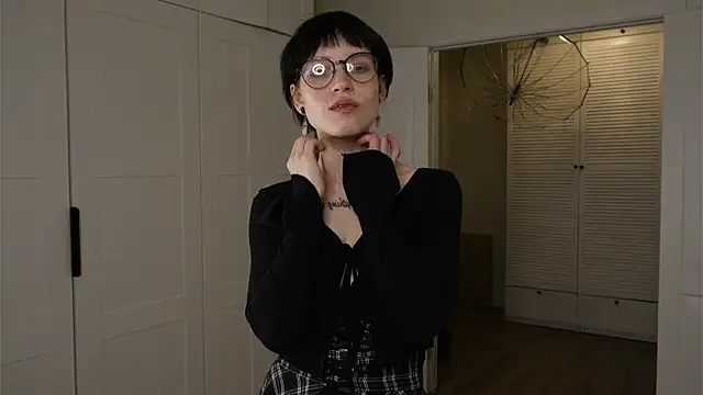 RubieNibbs online show from March 27, 2026, 7:59 pm