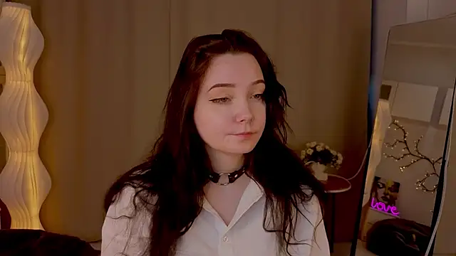 KaraNeagle online show from April 9, 2026, 6:19 am