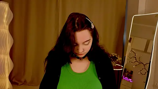 KaraNeagle online show from April 13, 2026, 6:06 am