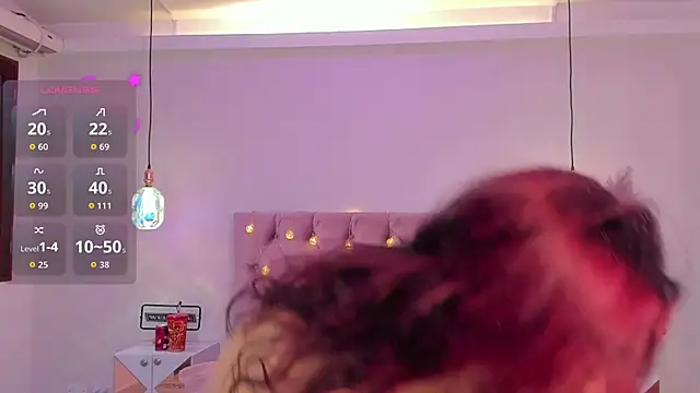 SofiaBloomm online show from May 31, 2026, 10:10 pm