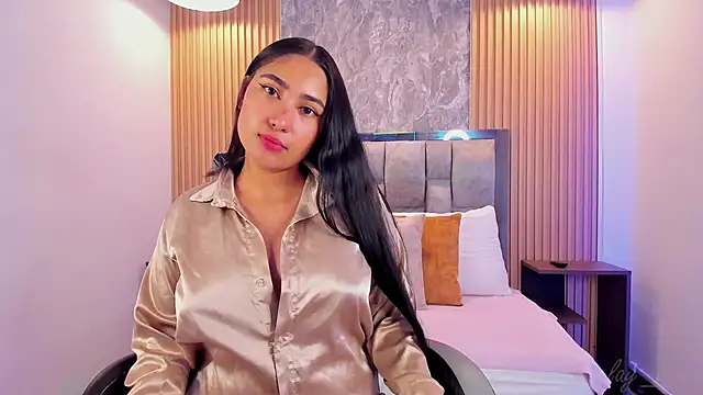 Sulay Kim online show from April 13, 2026, 8:02 pm