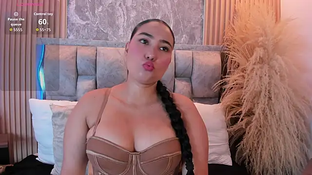 Snapshot of Sulay_Kim chatting on July 12, 2026, 5:03 pm Sulay Kim online show from July 12, 2026, 5:03 pm