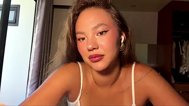 kamila 18 french online show from March 24, 2026, 5:18 am