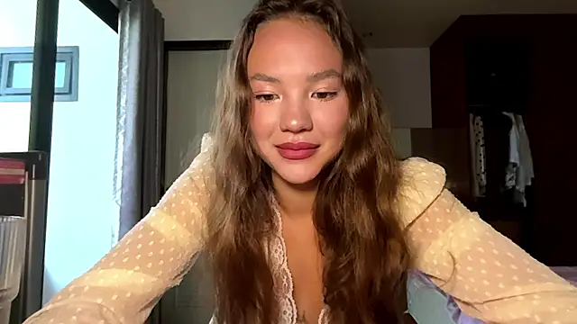 kamila 18 french online show from April 5, 2026, 2:18 am